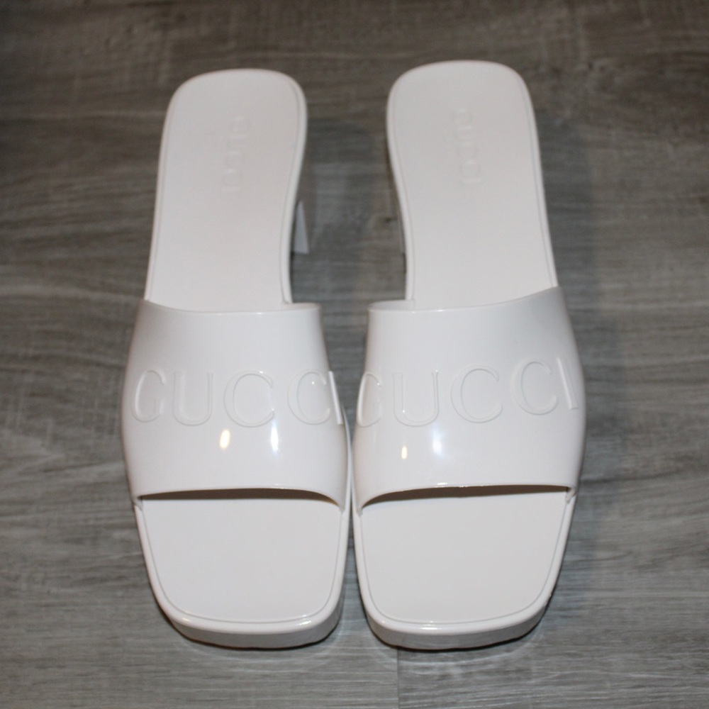 Gucci slide sandals